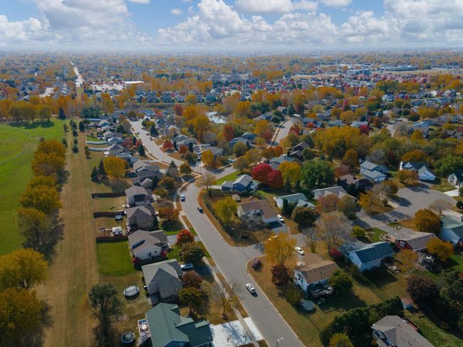 27-web-or-mls-8818-douglas-dr-n.jpg | Image 12