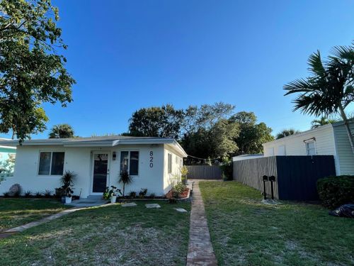 1-2-820 Se 14th Street, Fort Lauderdale, FL, 33316 | Card Image