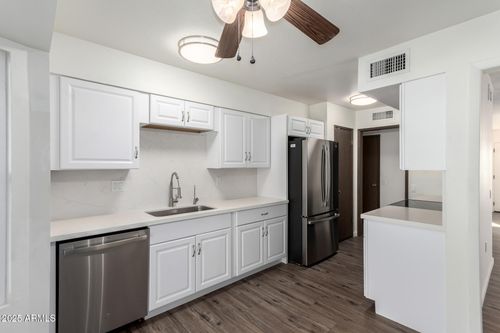 9826 W Santa Fe Dr, Sun City, AZ, 85351-3257 | Card Image