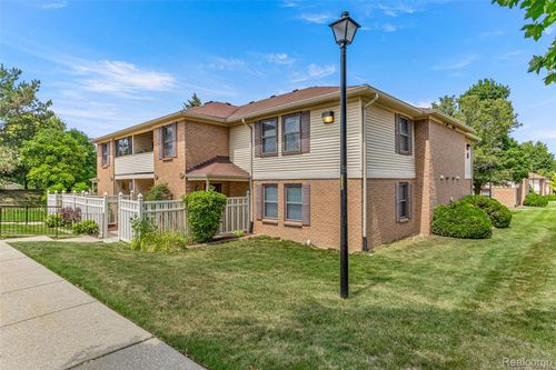 19623 Northridge Dr, Northville, MI, 48167-2914 | Card Image