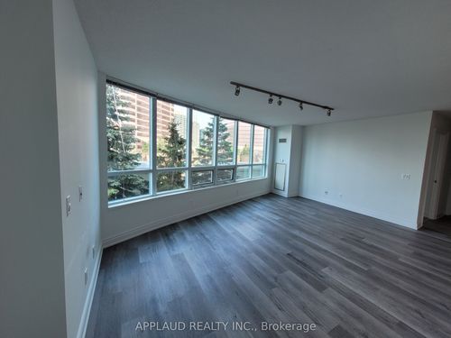 420-25 Greenview Ave, North York, ON, M2M0A5 | Card Image