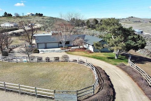 5035 N Willow Creek Rd, Eagle, ID, 83616-2011 | Card Image