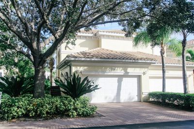 1708 - 1708 Triano Circle, Condo with 3 bedrooms, 2 bathrooms and null parking in Venice FL | Image 1