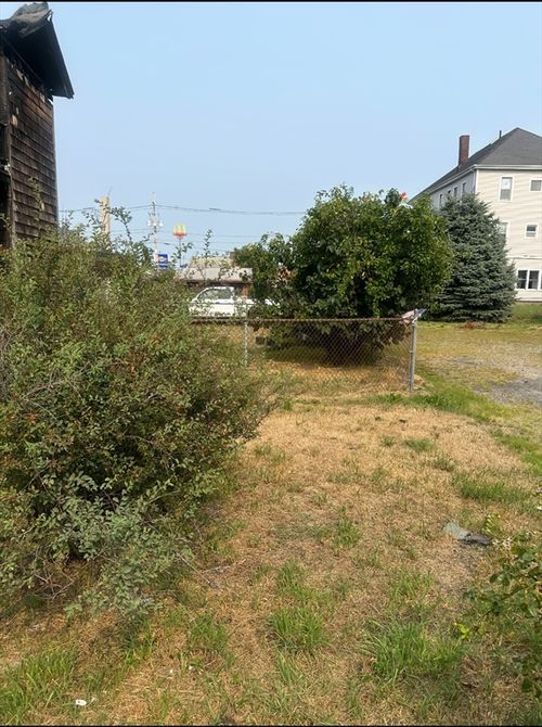 24 Cotter St, New Bedford, MA, 02746-1927 | Card Image