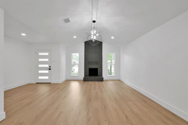 5015 Monteith Dr, House other with 3 bedrooms, 2 bathrooms and 2 parking in Spring TX | Image 6