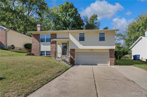 1371 Mckelvey Road, Maryland Heights, MO, 63043 | Card Image