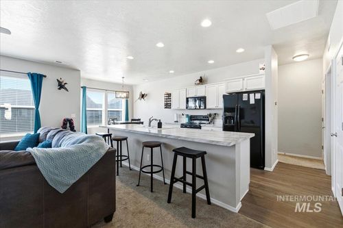 843 Sw Levant Way, Mountain Home, ID, 83647-2610 | Card Image