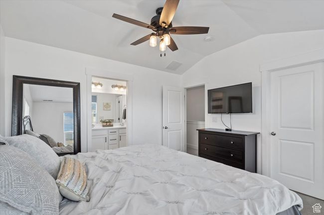Primary Bedroom with Ensuite Bathroom | Image 17