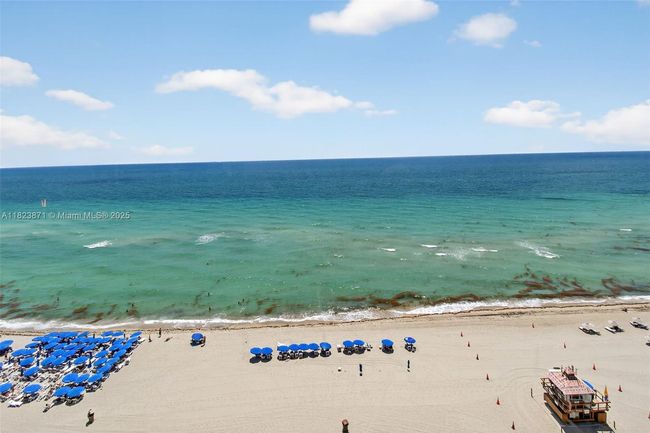APT-1401 - 18671 Collins Ave, Condo with 3 bedrooms, 4 bathrooms and null parking in Sunny Isles Beach FL | Image 45