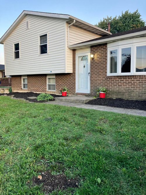 333 Chapelfield Rd, Gahanna, OH, 43230-2511 | Card Image