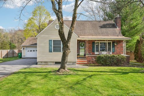 40 Widmer Rd, Wappingers Falls, NY, 12590-3020 | Card Image