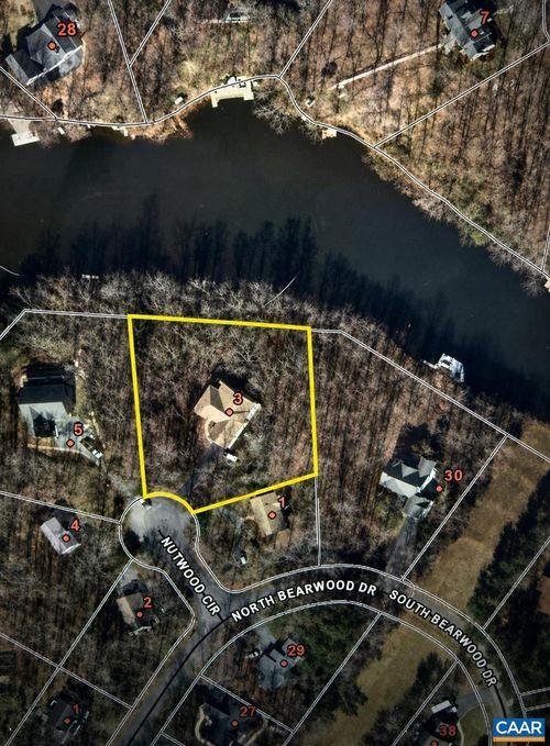 3 Nutwood Cir, PALMYRA, VA, 22963-2849 | Card Image