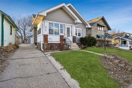 835 18th St Se, Cedar Rapids, IA, 52403-2643 | Card Image