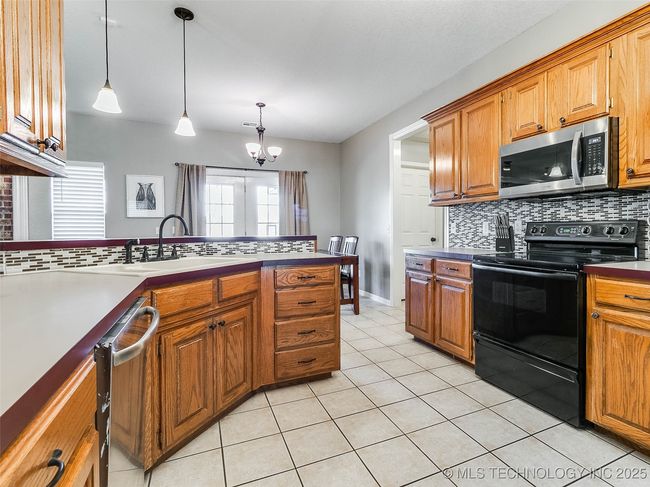 2018 Briarwood St, House other with 3 bedrooms, 2 bathrooms and null parking in Stroud OK | Image 22
