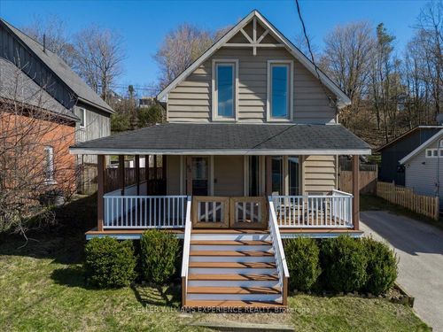 80 Robert St W, Penetanguishene, ON, L9M1P2 | Card Image