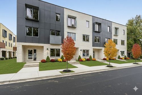 817 Se H St, Bentonville, AR, 72712-6443 | Card Image