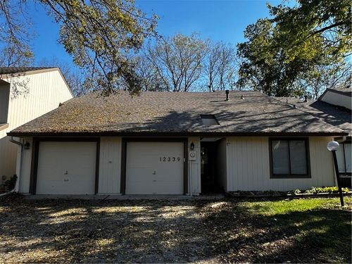 12339 Charlotte St, Kansas City, MO, 64146-1124 | Card Image