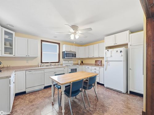 899 Wright Ave, Dows, IA, 50071-8058 | Card Image