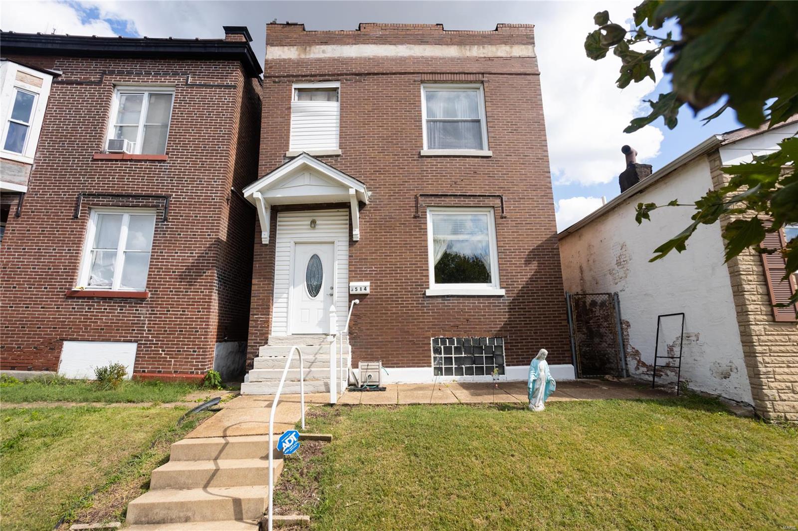 Grace Ave, Saint Louis, MO 63116