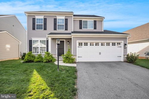 944 W North St, CARLISLE, PA, 17013-1746 | Card Image