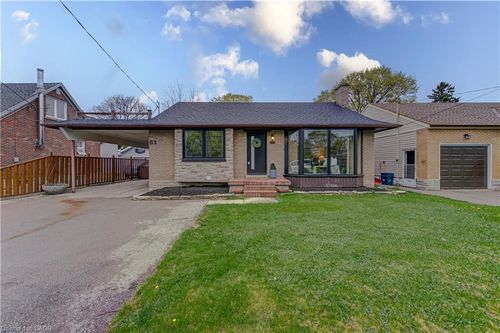 51 Rosemount Dr, Kitchener, ON, N2B1P9 | Card Image