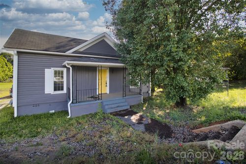 3209 Lowell Rd, Gastonia, NC, 28054-1437 | Card Image