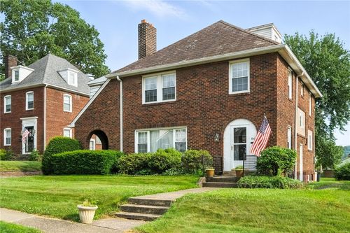 86 Park Pl E, Midland, PA, 15059-1516 | Card Image