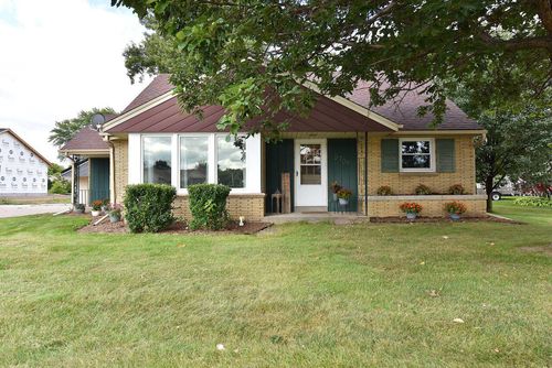 9709 S Howell Avenue, Oak Creek, WI, 53154 | Card Image