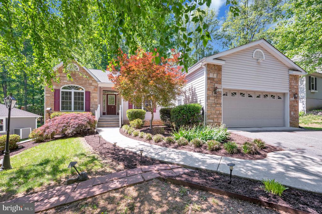 Residential in LOCUST GROVE 3
