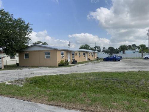 902 S 15th St, Fort Pierce, FL, 34950-6960 | Card Image