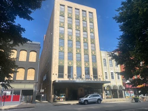 unit-205-212 Center St, Bloomington, IL, 61701-3945 | Card Image