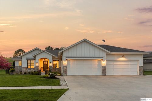 1006 Elk Ridge Dr, Elkhorn, NE, 68022-6436 | Card Image