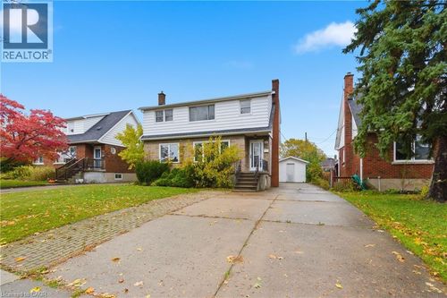 {{alt}} | Card Image