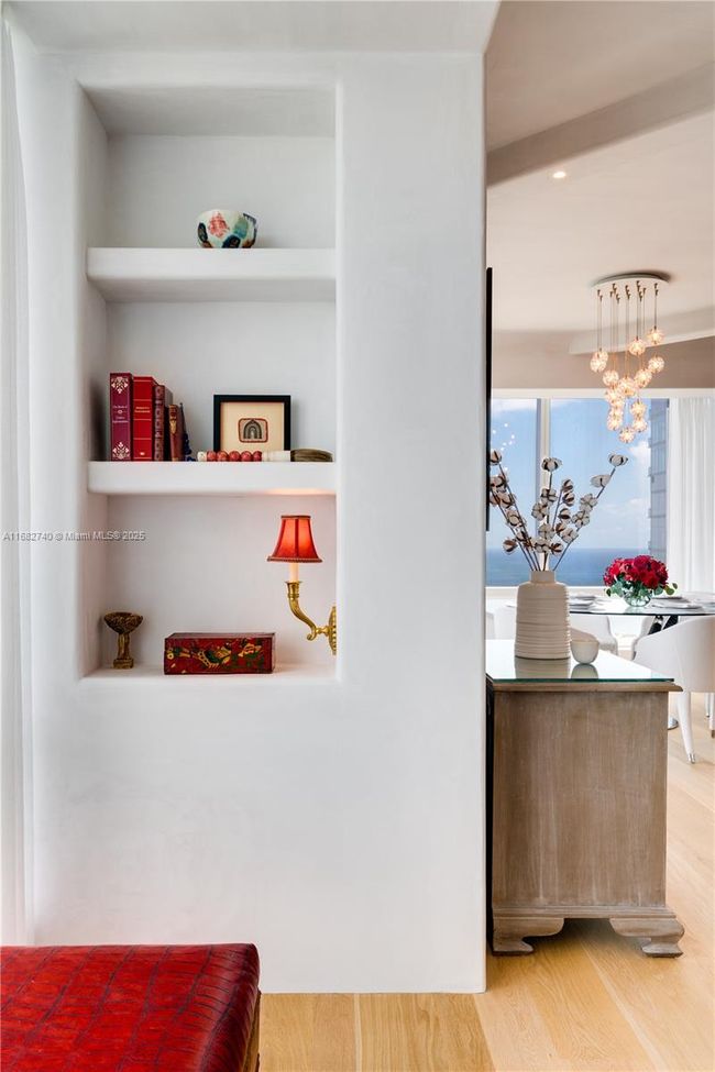 APT-55F - 1425 Brickell Ave, Condo with 3 bedrooms, 5 bathrooms and null parking in Miami FL | Image 8