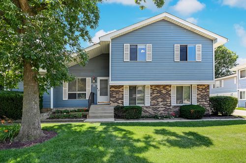 2401 Brunswick Circle, Woodridge, IL, 60517 | Card Image