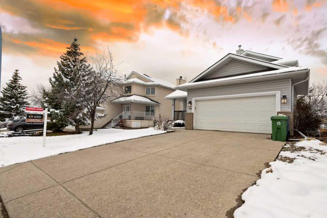 148 Gleneagles Close, Home with 5 bedrooms, 3 bathrooms and 4 parking in Cochrane AB | Image 4