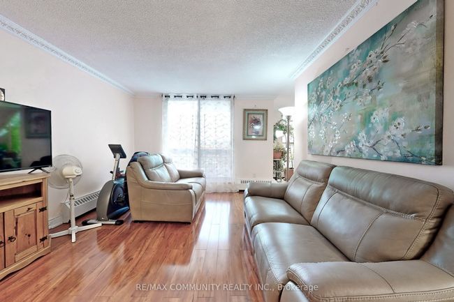 823 - 4645 Jane St, Condo with 2 bedrooms, 1 bathrooms and 1 parking in North York ON | Image 17