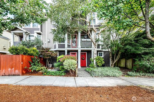 a-11720 Greenwood Ave N, Seattle, WA, 98133-8128 | Card Image