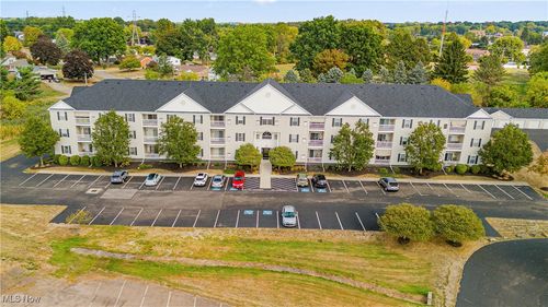 304-4703 Hills And Dales Rd Nw, Canton, OH, 44708-1563 | Card Image