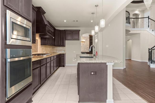 Kitchen | Image 12