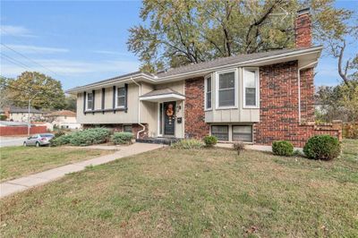 12000 E 57 Th Terrace, House other with 4 bedrooms, 2 bathrooms and null parking in Kansas City MO | Image 3