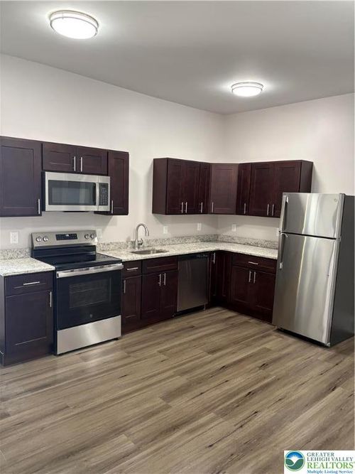 2-6945 Weaversville Rd, NORTHAMPTON, PA, 18067-9041 | Card Image