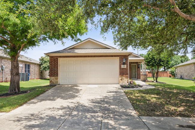 Front of home | Image 24