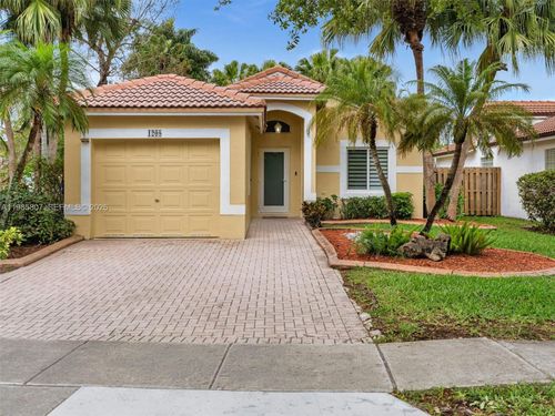 1208 Nw 170th Ave, Pembroke Pines, FL, 33028-1917 | Card Image