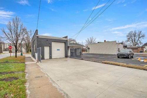 35812 W Michigan Ave, Wayne, MI, 48184-1631 | Card Image