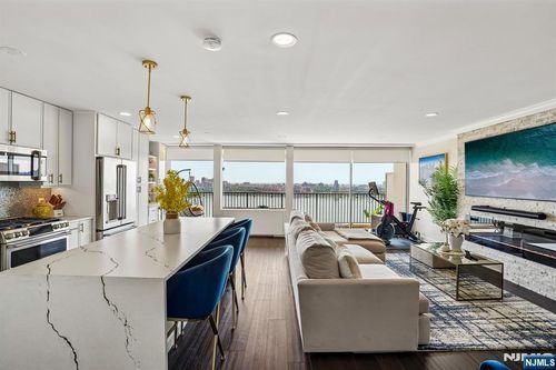 3 Horizon Rd, Fort Lee, NJ, 07024-6744 | Card Image