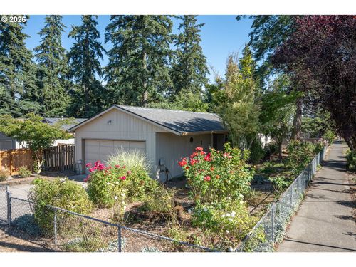 8416 Se 72nd Ave, Portland, OR, 97206-8754 | Card Image
