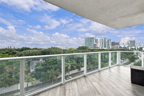 601-4250 Biscayne Blvd, Miami, FL, 33137-3270 | Card Image