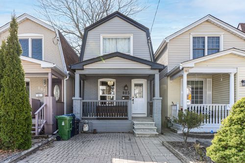 805 Sammon Avenue, East York, ON, M4C2E7 | Card Image