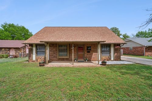 3111 Skylane Drive, Sand Springs, OK, 74063 | Card Image